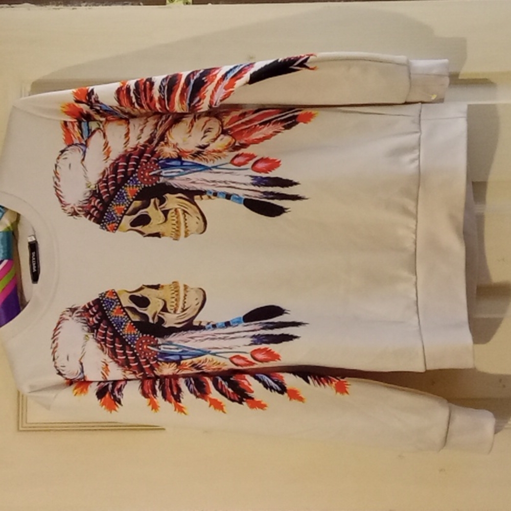 19911ng sweat shirt. Size small.